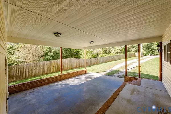 7262 Lakeshore DR, New Kent, VA 23141