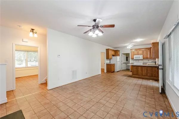 7262 Lakeshore DR, New Kent, VA 23141