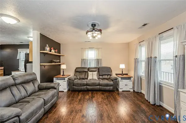 8023 Eddie LN, Quinton, VA 23141