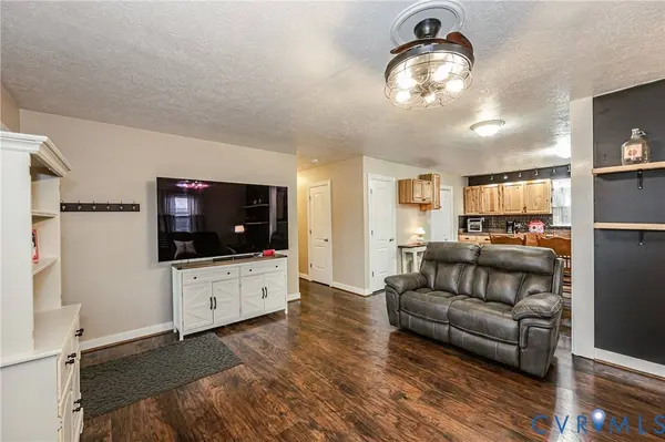 8023 Eddie LN, Quinton, VA 23141