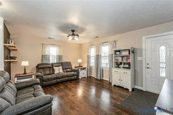 8023 Eddie LN, Quinton, VA 23141