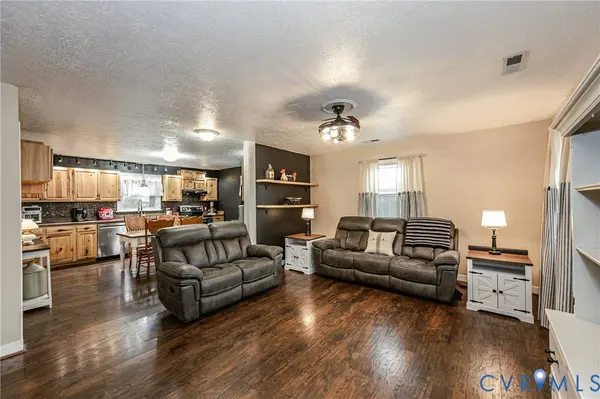 8023 Eddie LN, Quinton, VA 23141