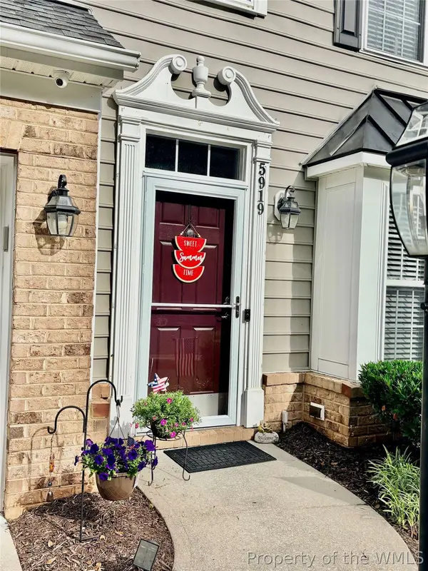 5919 Flowering Peach LN, Providence Forge, VA 23140