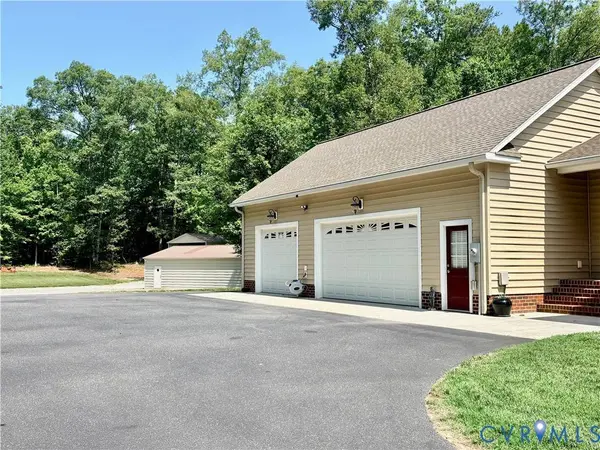 8040 N Courthouse RD, Quinton, VA 23124
