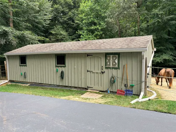 7081 Harrison Bluff LN, Quinton, VA 23141