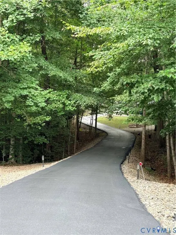 7081 Harrison Bluff LN, Quinton, VA 23141