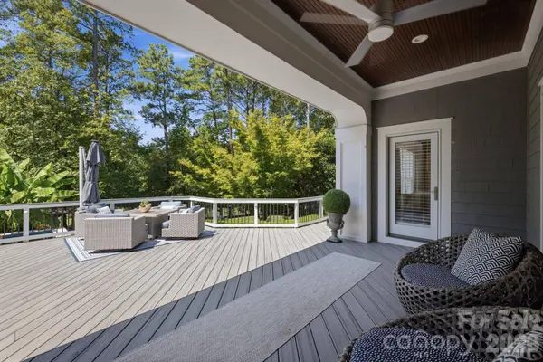 141 Stonewall Beach LN, Mooresville, NC 28117