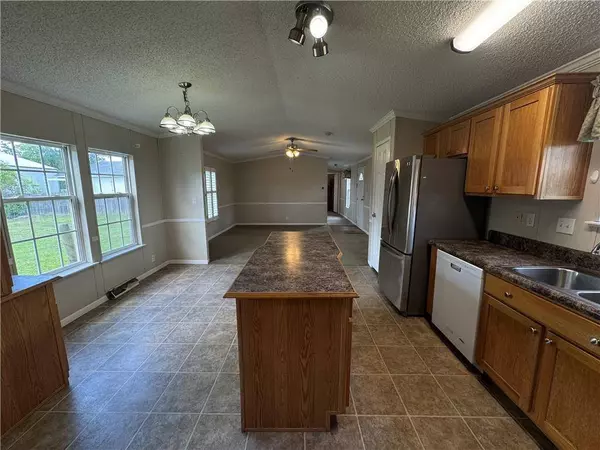 150 ELM ST, Hahnville, LA 70057