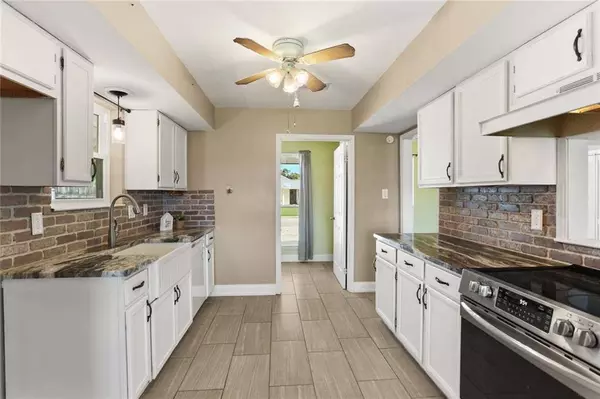 337 LAKEWOOD DR, Luling, LA 70070