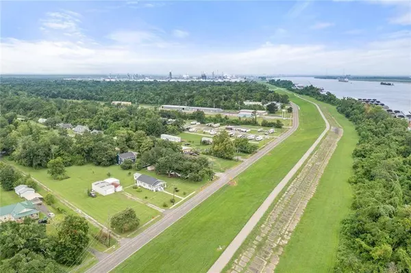 16083 RIVER ROAD RD, Hahnville, LA 70057