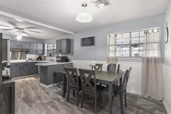 13 RIVER PARK DR, Hahnville, LA 70057