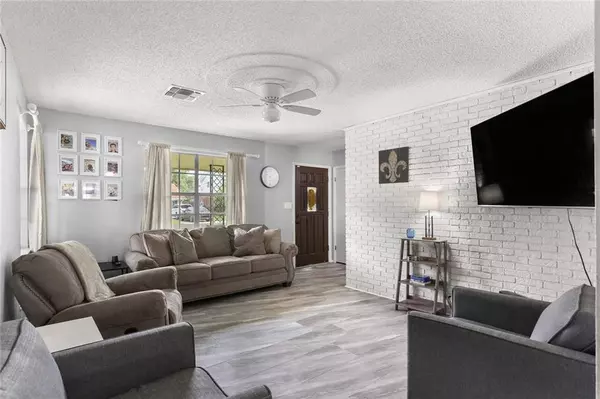 13 RIVER PARK DR, Hahnville, LA 70057