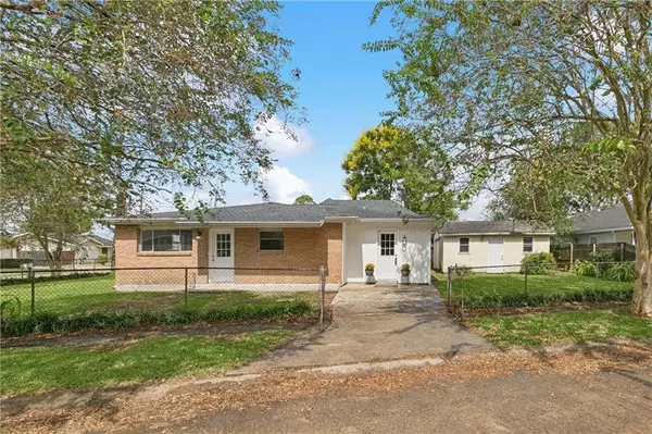 11 HALLE PL, Waggaman, LA 70094