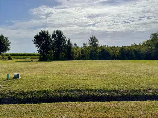 385 LE BELLE MAISON DR, Raceland, LA 70394