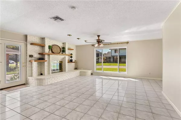 102 APPLE CT, Luling, LA 70070