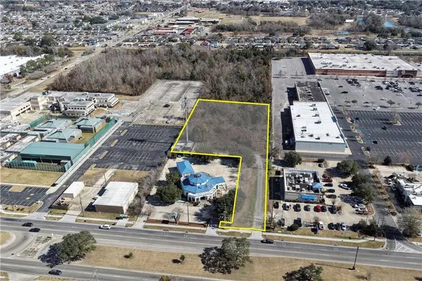 1705 MANHATTAN BLVD, Harvey, LA 70058