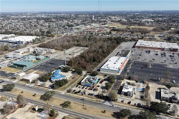 1705 MANHATTAN BLVD, Harvey, LA 70058