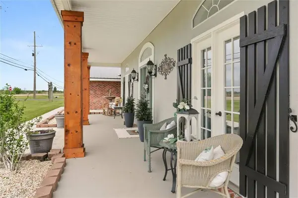 102 SOUTH BAYOU ESTATES DR, Des Allemands, LA 70030