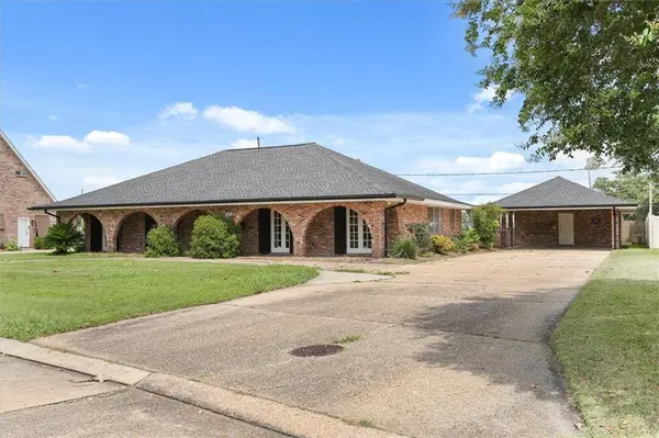 205 FORT JACKSON ST, Belle Chasse, LA 70037