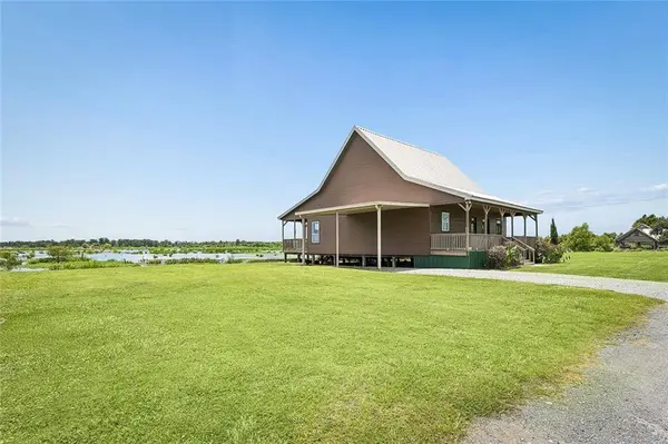 3368 RESORT LN, Des Allemands, LA 70030
