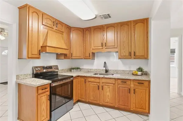 330 S. KENNER AVE, Westwego, LA 70094