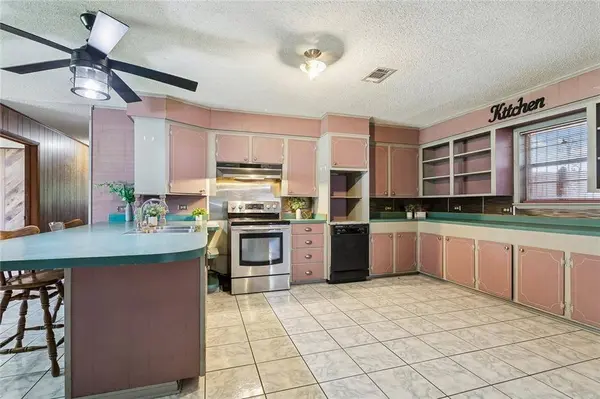 322 MALONEY RD, Des Allemands, LA 70030