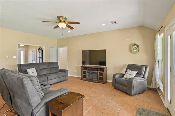 102 UNION DR, Hahnville, LA 70057