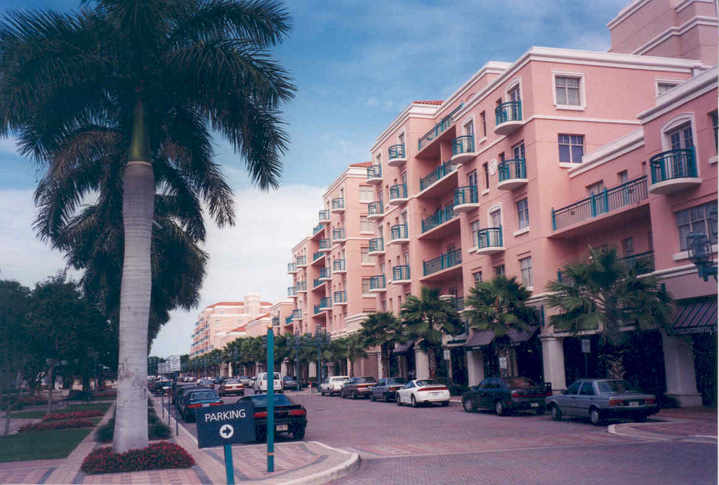 Downtown Boca: The Walkable Life