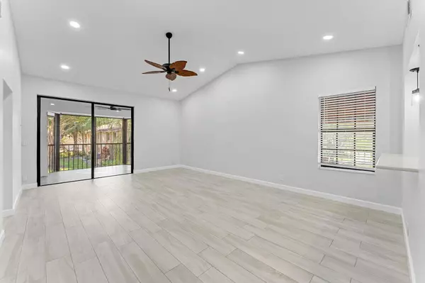 23032 Island VW H, Boca Raton, FL 33433