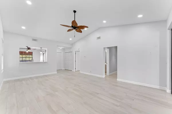 23032 Island VW H, Boca Raton, FL 33433