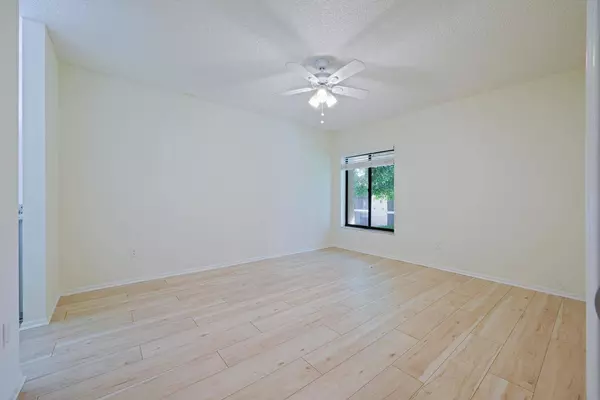 350 Club CIR 206, Boca Raton, FL 33487