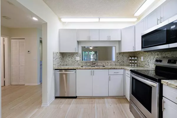 350 Club CIR 206, Boca Raton, FL 33487