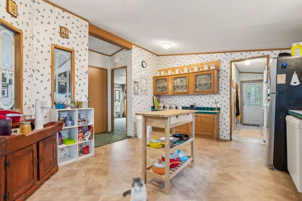 711 Main ST, Sumner, ME 04292