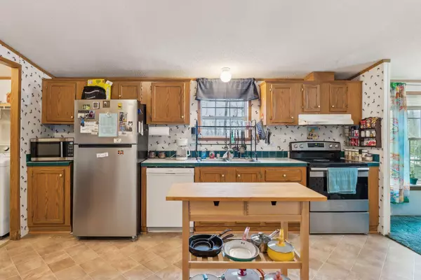 711 Main ST, Sumner, ME 04292