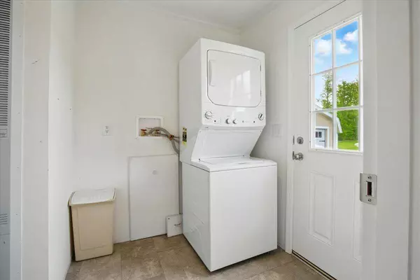 41 Red Oak DR, Turner, ME 04282