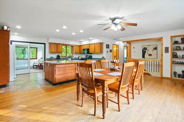 138 Lane RD, Mechanic Falls, ME 04256