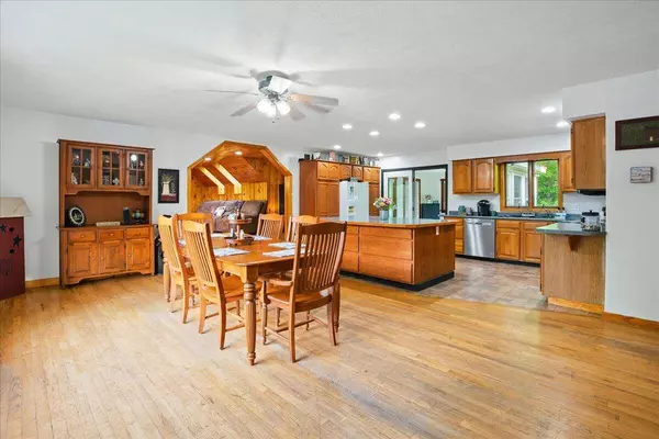 138 Lane RD, Mechanic Falls, ME 04256