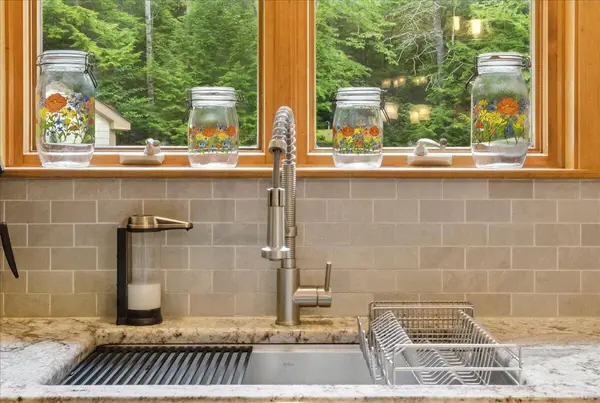 67 Toothaker RD, Richmond, ME 04357