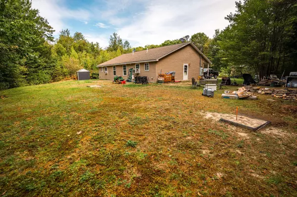 11 Dustin DR, Sabattus, ME 04280