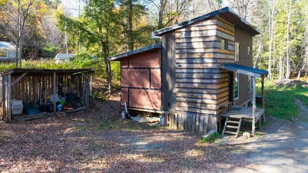 463 Clover Mill RD, Farmington, ME 04938