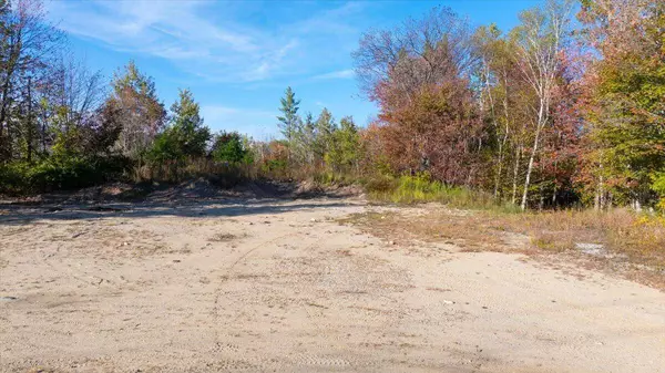 729 Main ST, Sumner, ME 04292