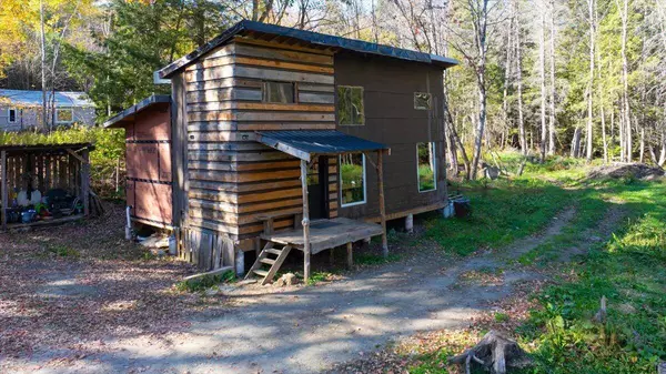 463 Clover Mill RD, Farmington, ME 04938