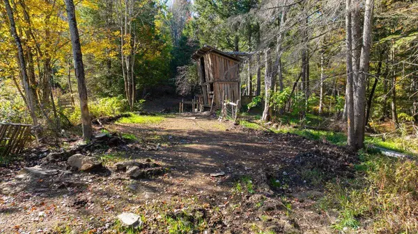 463 Clover Mill RD, Farmington, ME 04938