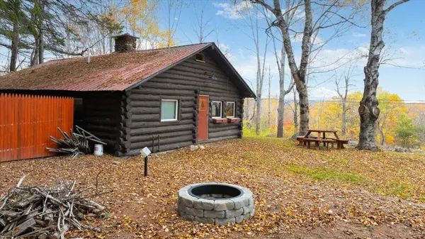 442 Norway Center RD, Norway, ME 04268