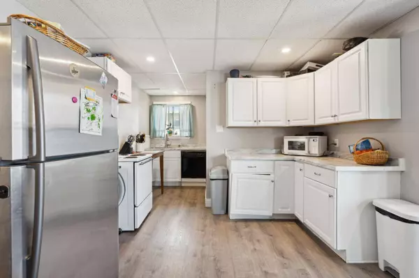 279 Pine ST, Lewiston, ME 04240