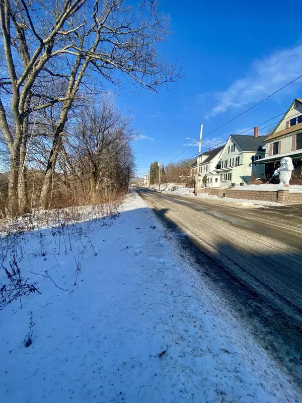 108 Granite ST, Mexico, ME 04257