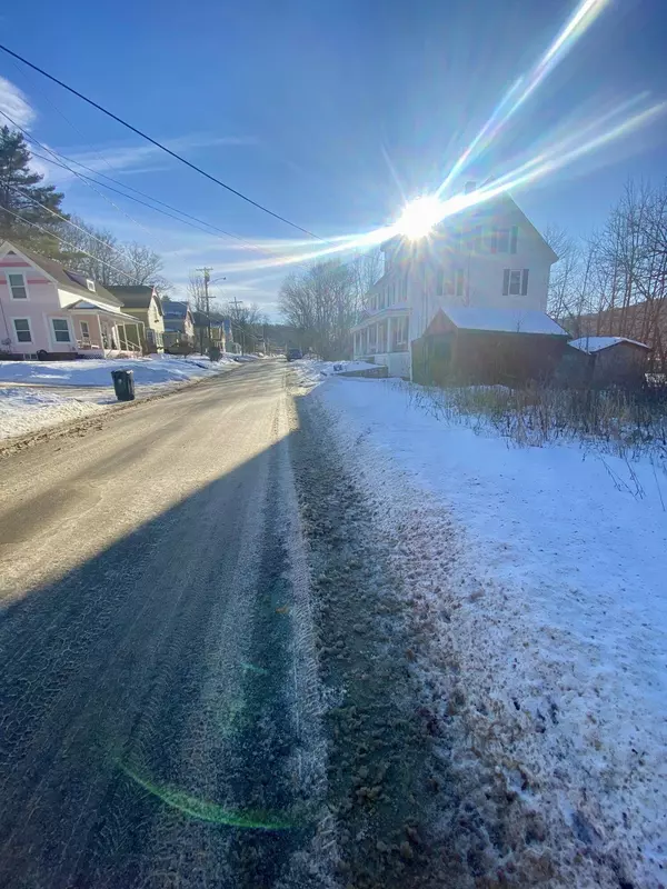 108 Granite ST, Mexico, ME 04257