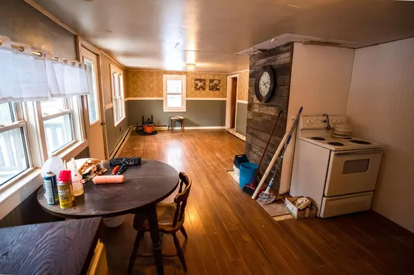 951 Moosehead TRL, Dixmont, ME 04932