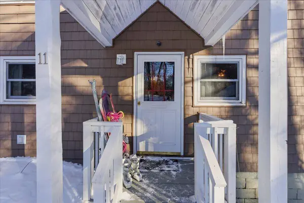 11 Top Hill RD, Bridgton, ME 04009