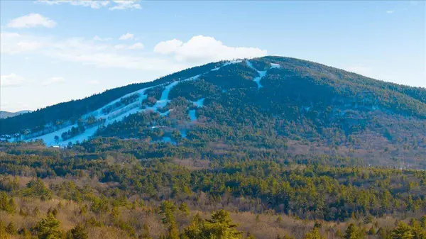 11 Top Hill RD, Bridgton, ME 04009